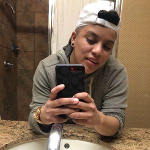 Meet your Posher, Angie